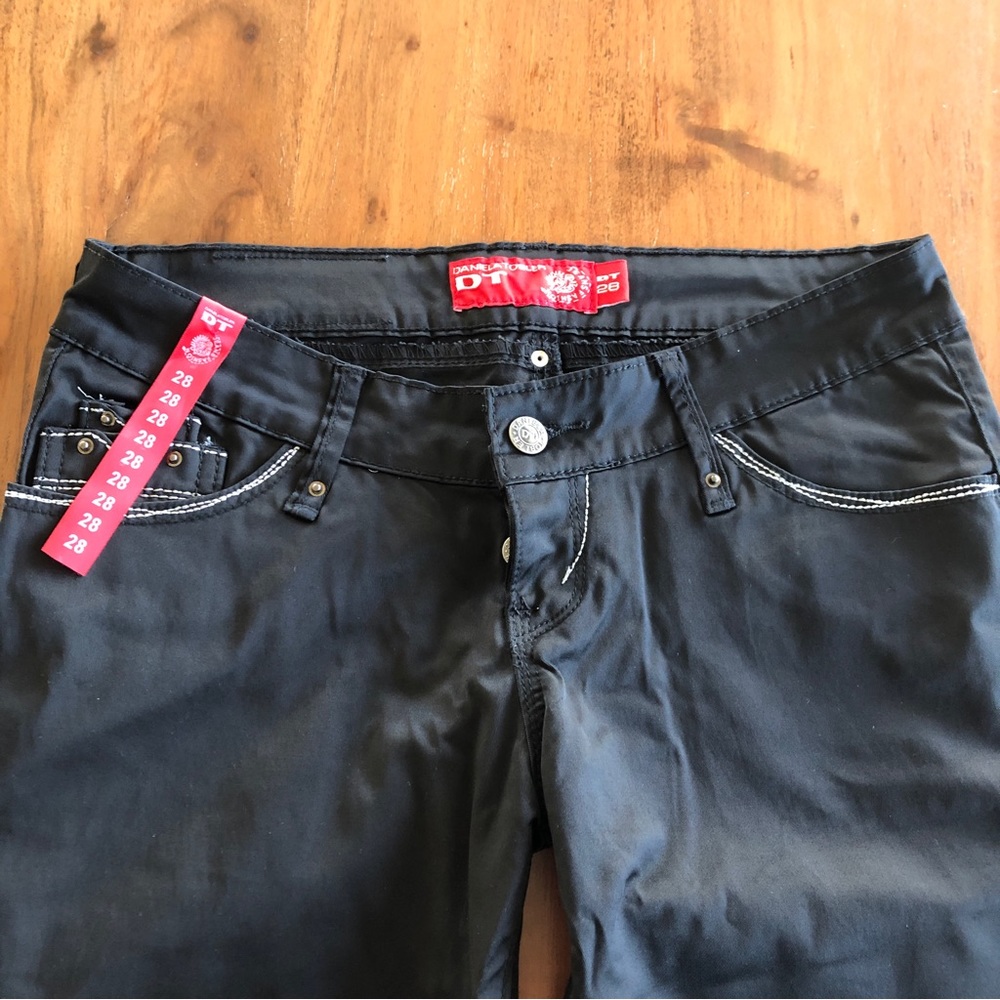 DT Jeans By Daniela Tobler Black Coated Low Rise Straight Leg Sz 28 - NWT - Picture 2 of 11